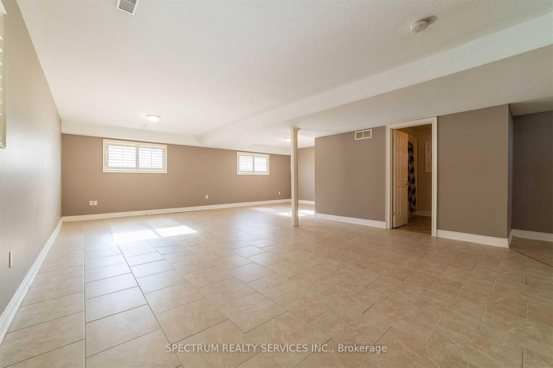 Photo 36 of 8112 Beaver Glen Drive, Niagara Falls, Ascot — HOMEH