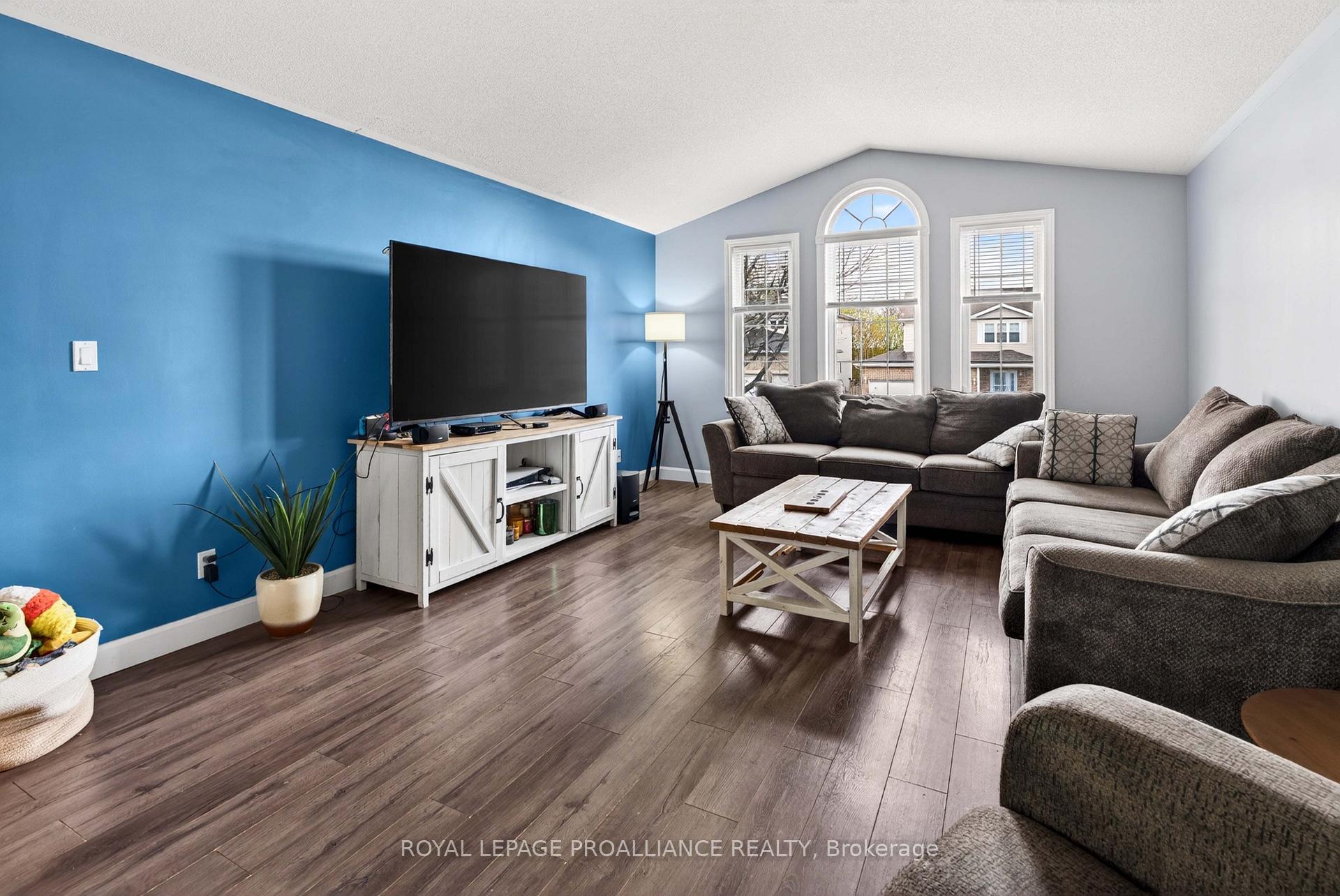 Photo 4 of 733 Tanner Drive, Kingston, East Gardiners Rd — HOMEH