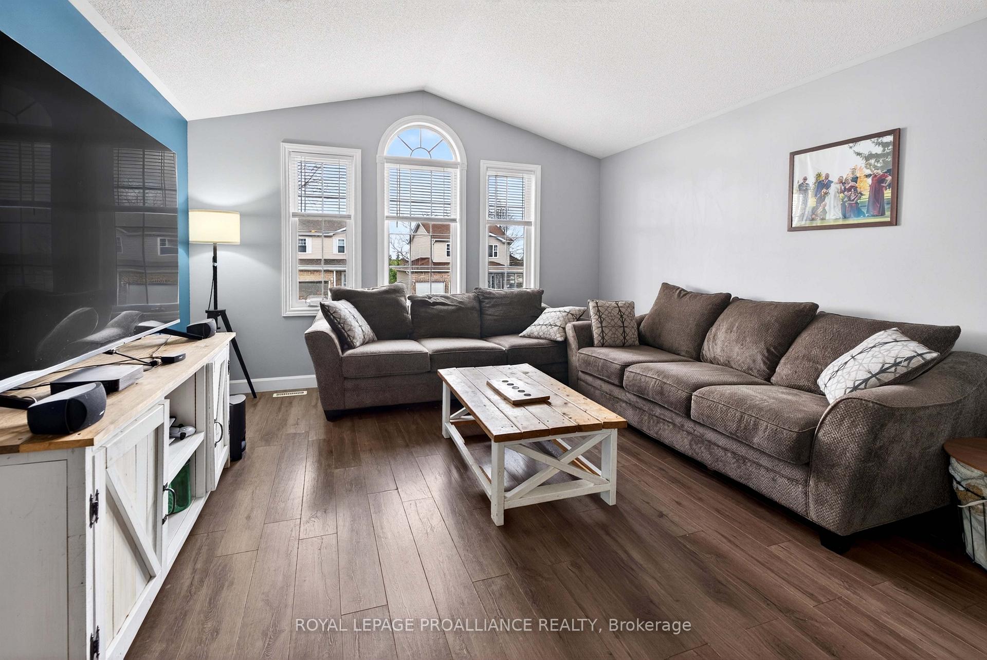 Photo 5 of 733 Tanner Drive, Kingston, East Gardiners Rd — HOMEH