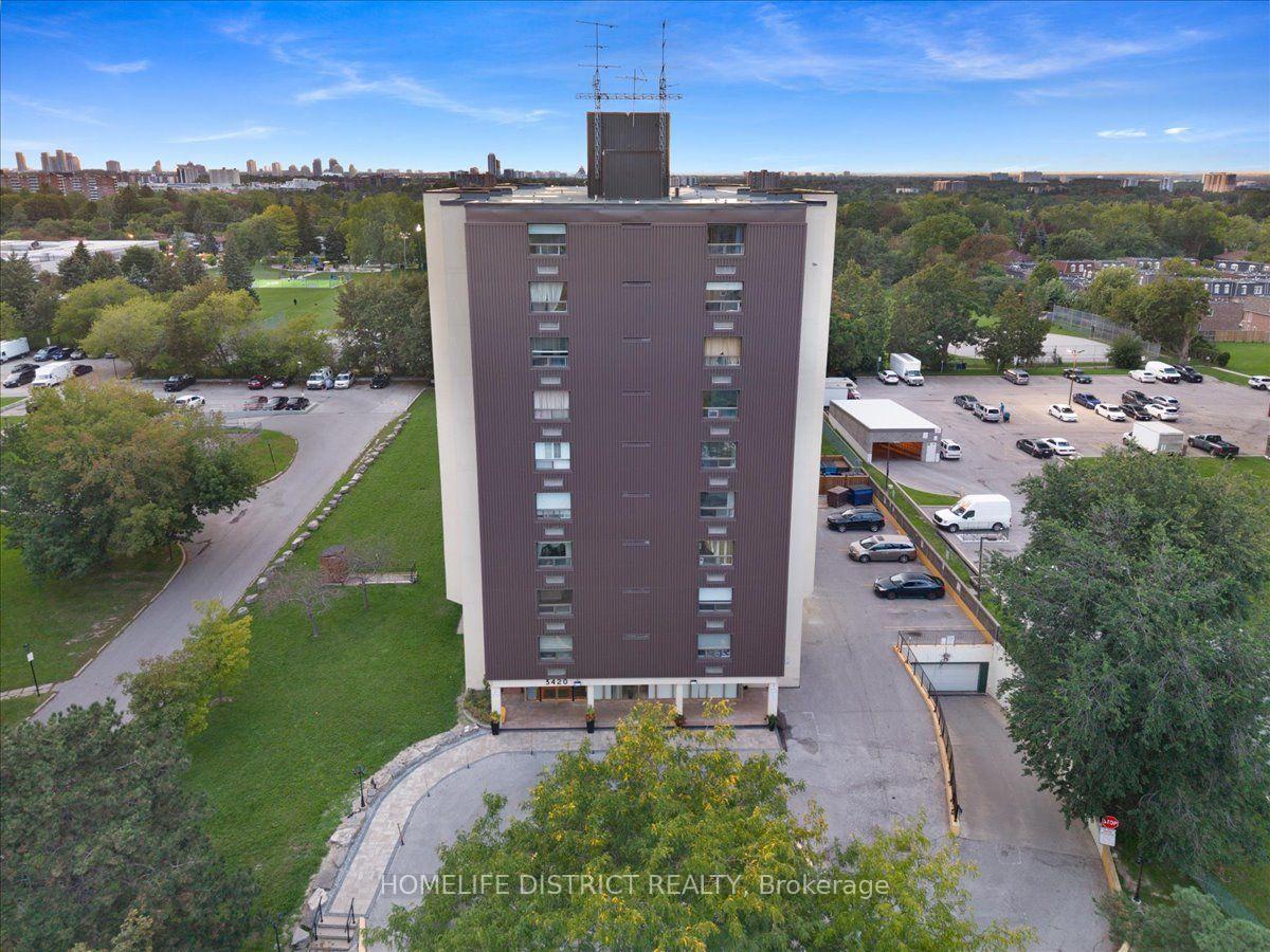 Photo of Unit 404, 3420 Eglinton Avenue E