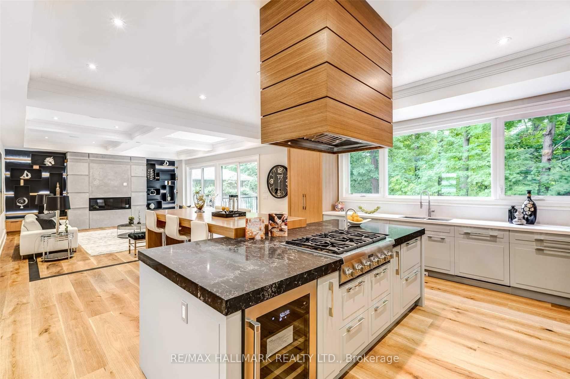 Photo 10 of 31 Timberlane Drive, North York, Lansing-Westgate — HOMEH