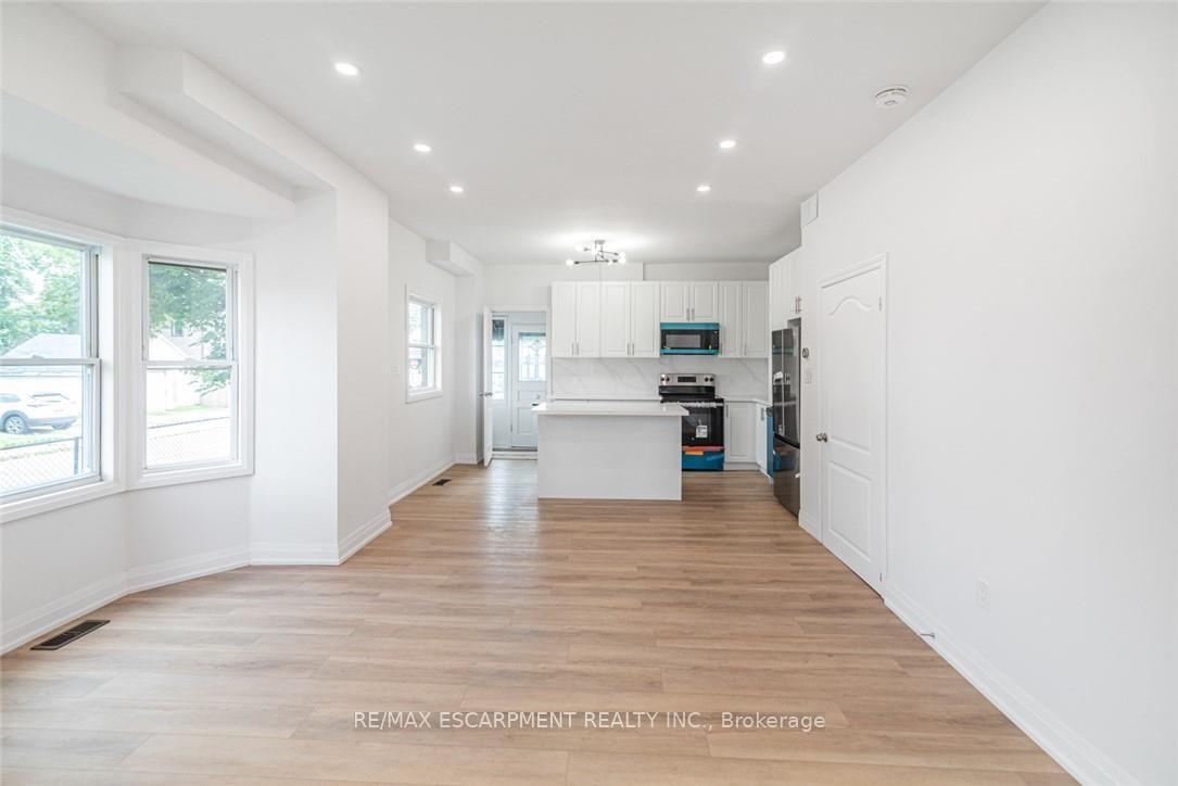 Photo 10 of 90 Belview Avenue, Hamilton, Crown Point — HOMEH
