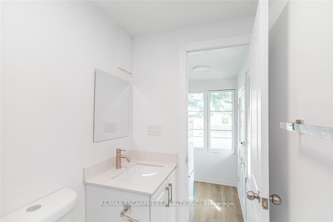 Photo 11 of 90 Belview Avenue, Hamilton, Crown Point — HOMEH