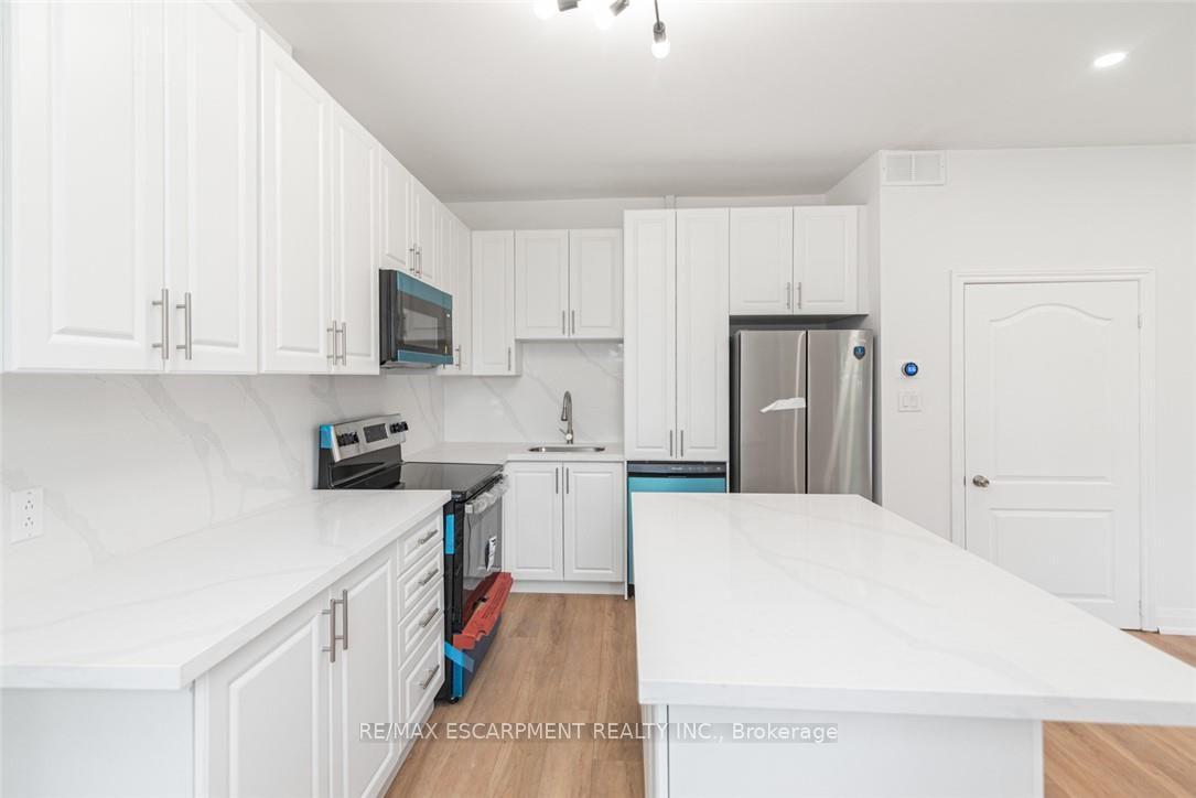 Photo 13 of 90 Belview Avenue, Hamilton, Crown Point — HOMEH