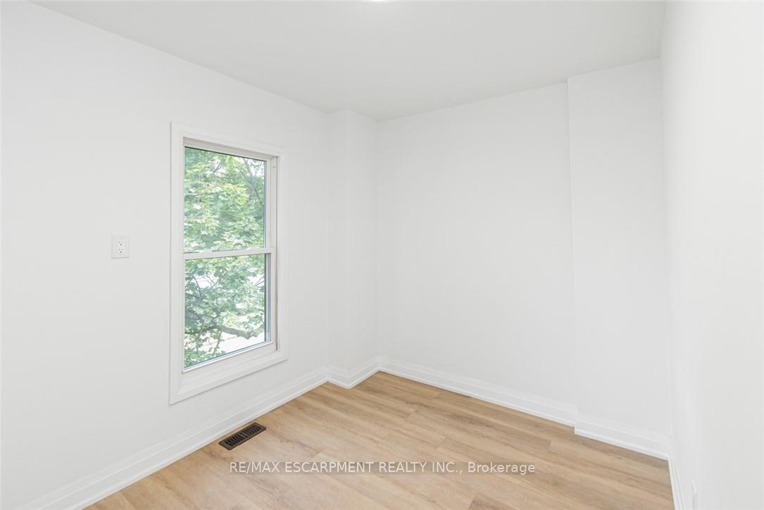 Photo 26 of 90 Belview Avenue, Hamilton, Crown Point — HOMEH
