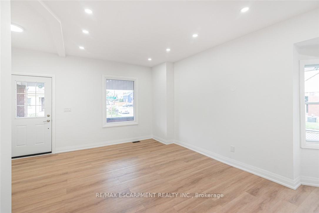 Photo 27 of 90 Belview Avenue, Hamilton, Crown Point — HOMEH