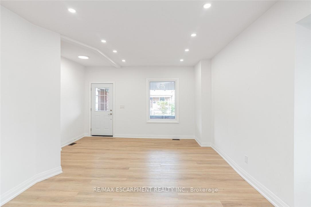 Photo 28 of 90 Belview Avenue, Hamilton, Crown Point — HOMEH