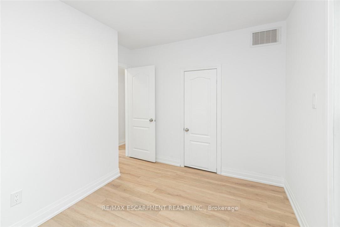 Photo 29 of 90 Belview Avenue, Hamilton, Crown Point — HOMEH
