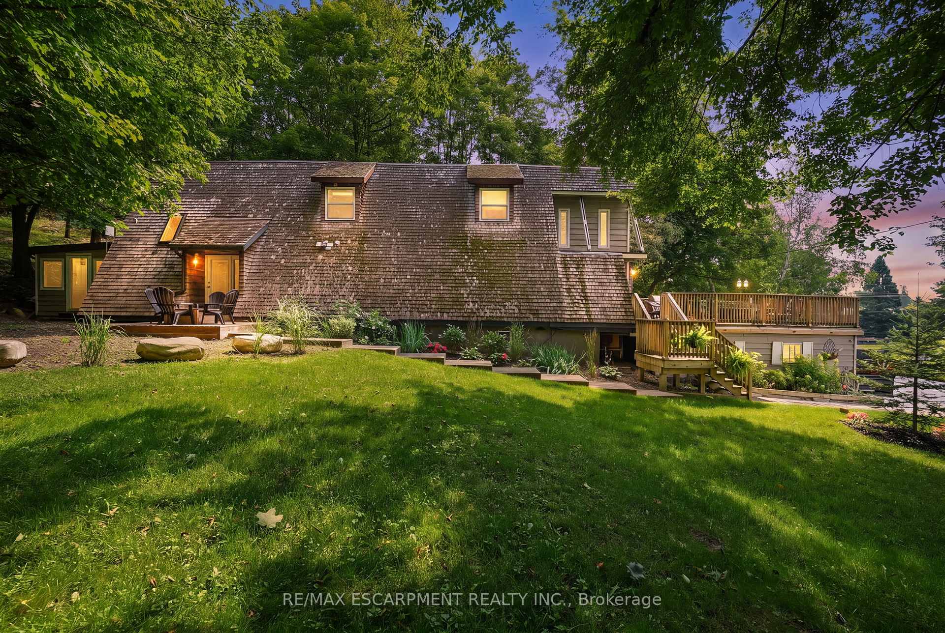 Photo of 1073 Cedar Beach Road