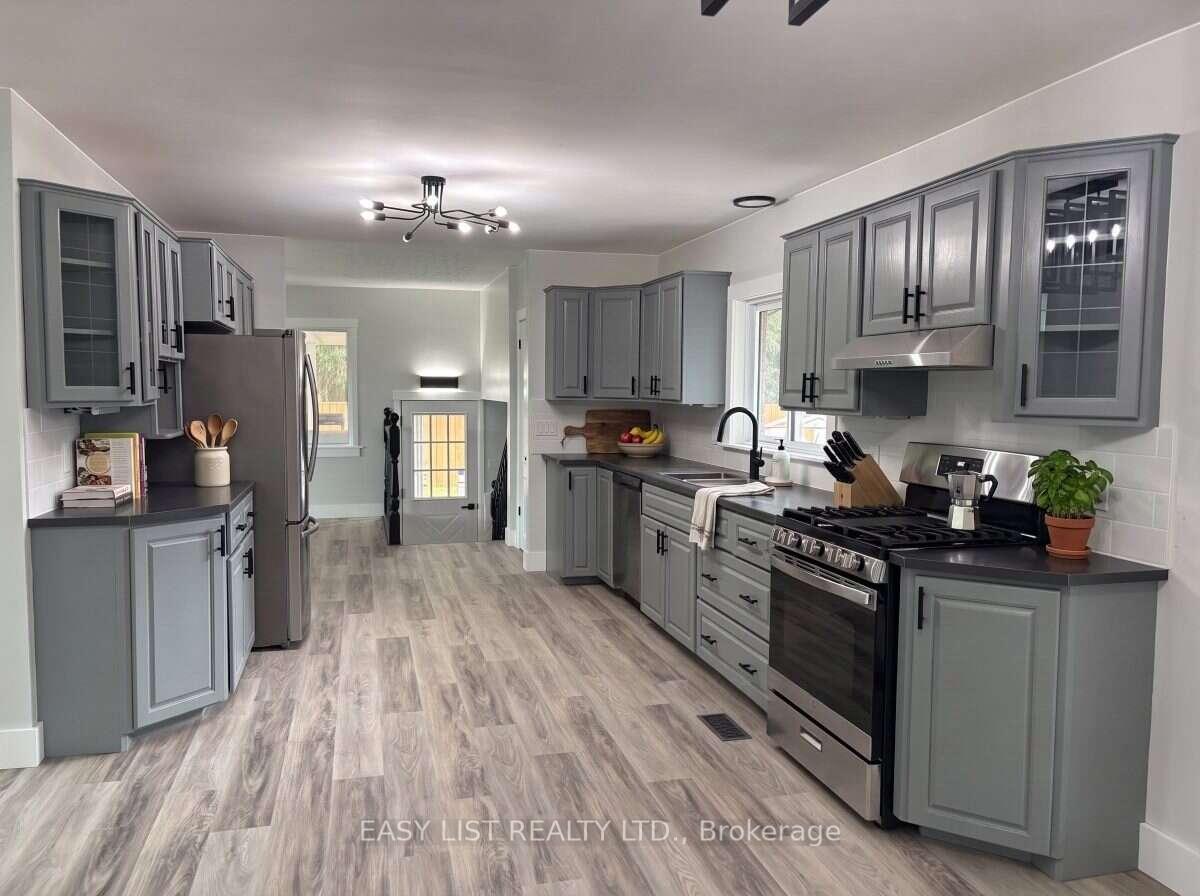 Photo 7 of 21 Bruce Rd 22, Brockton — HOMEH