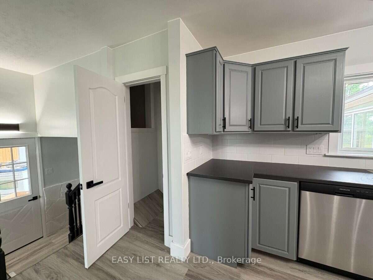 Photo 31 of 21 Bruce Rd 22, Brockton — HOMEH