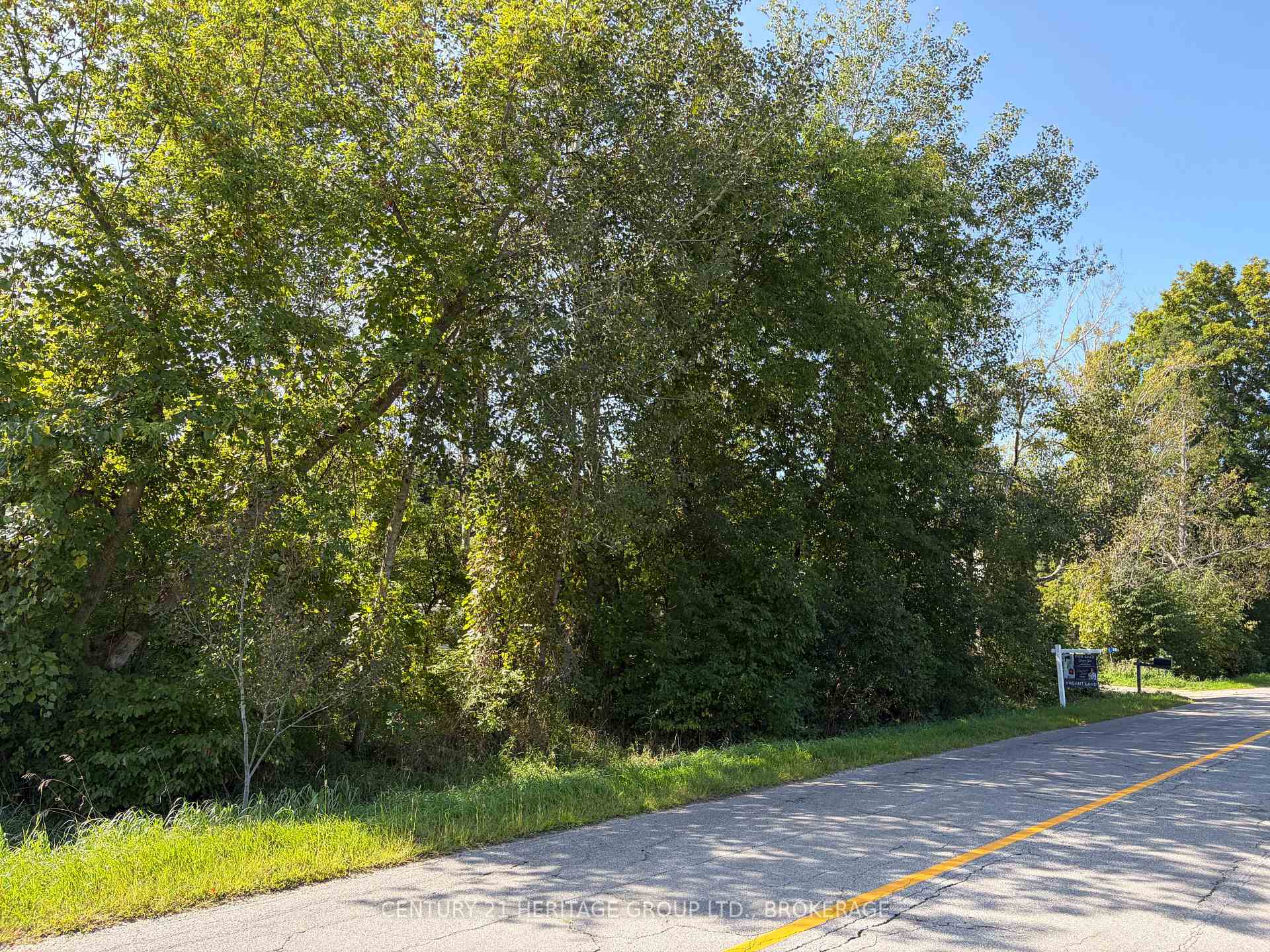 Photo of 523 Lower Oak Leaf Road