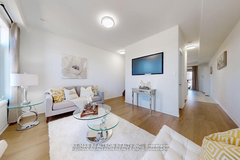 Photo 3 of Unit 53, 53 Carneros Way, Markham, Cedar Grove — HOMEH