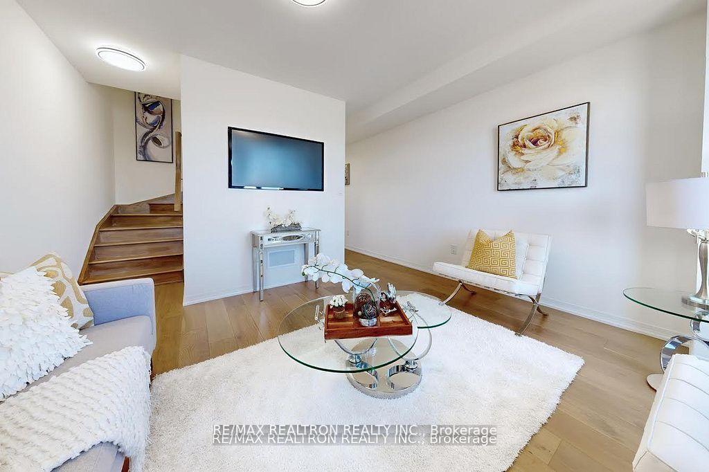 Photo 5 of Unit 53, 53 Carneros Way, Markham, Cedar Grove — HOMEH