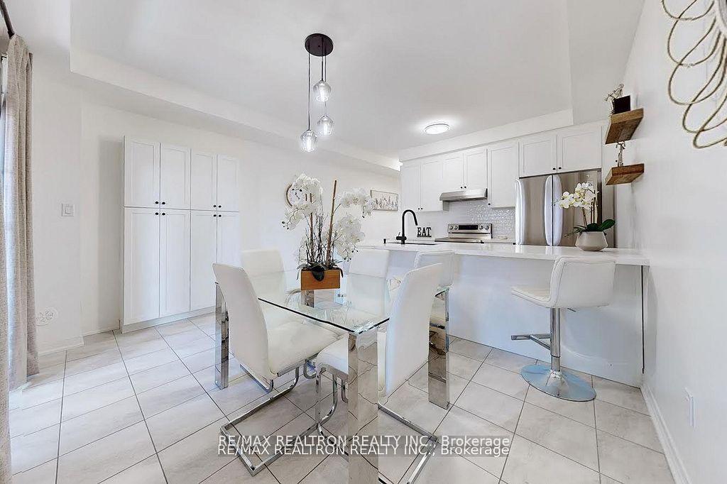 Photo 8 of Unit 53, 53 Carneros Way, Markham, Cedar Grove — HOMEH