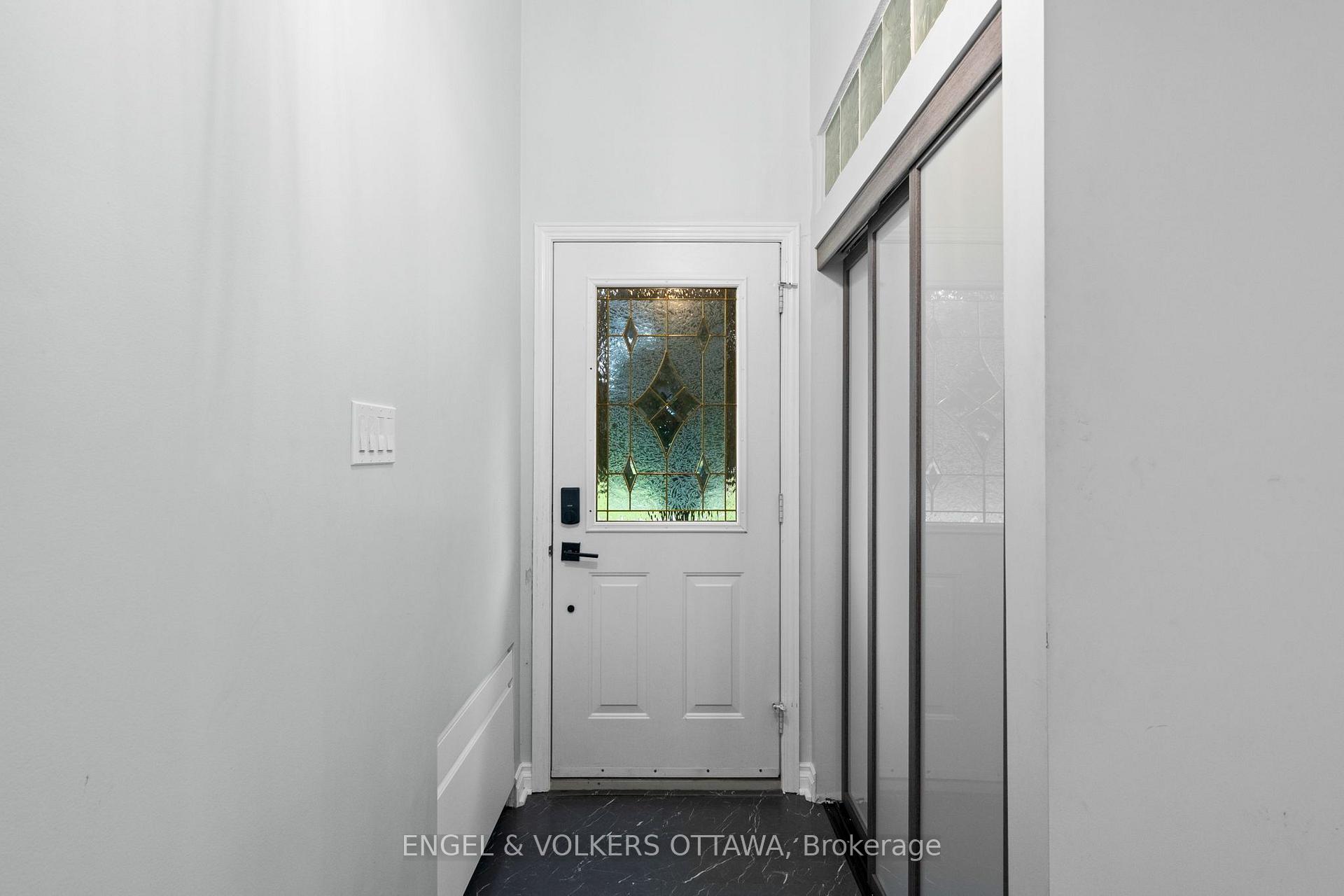 Photo 4 of 20 Parthia Avenue, Ottawa, City View/Skyline/Fisher Heights/Parkwood Hills — HOMEH