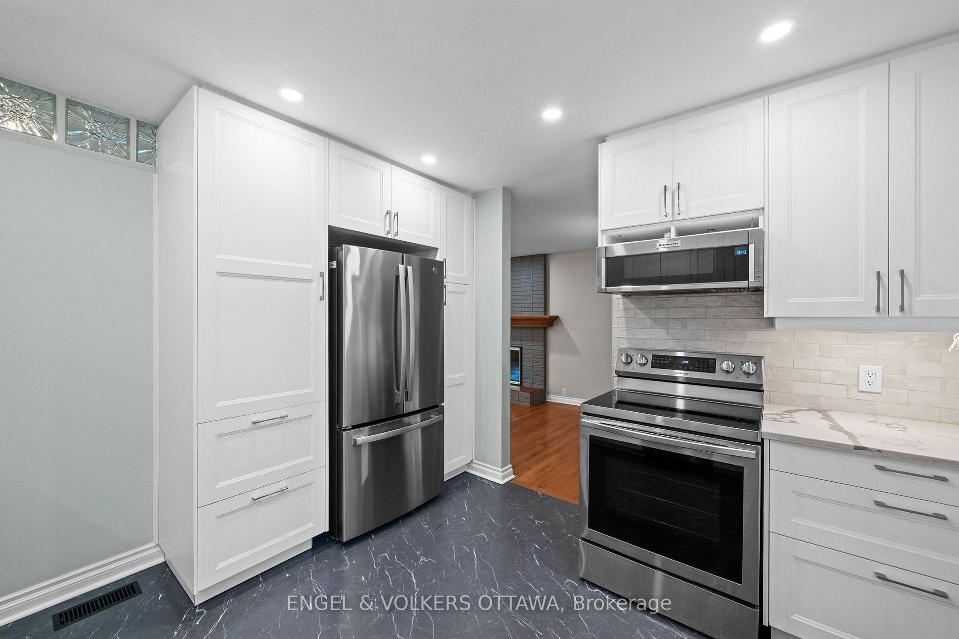 Photo 16 of 20 Parthia Avenue, Ottawa, City View/Skyline/Fisher Heights/Parkwood Hills — HOMEH