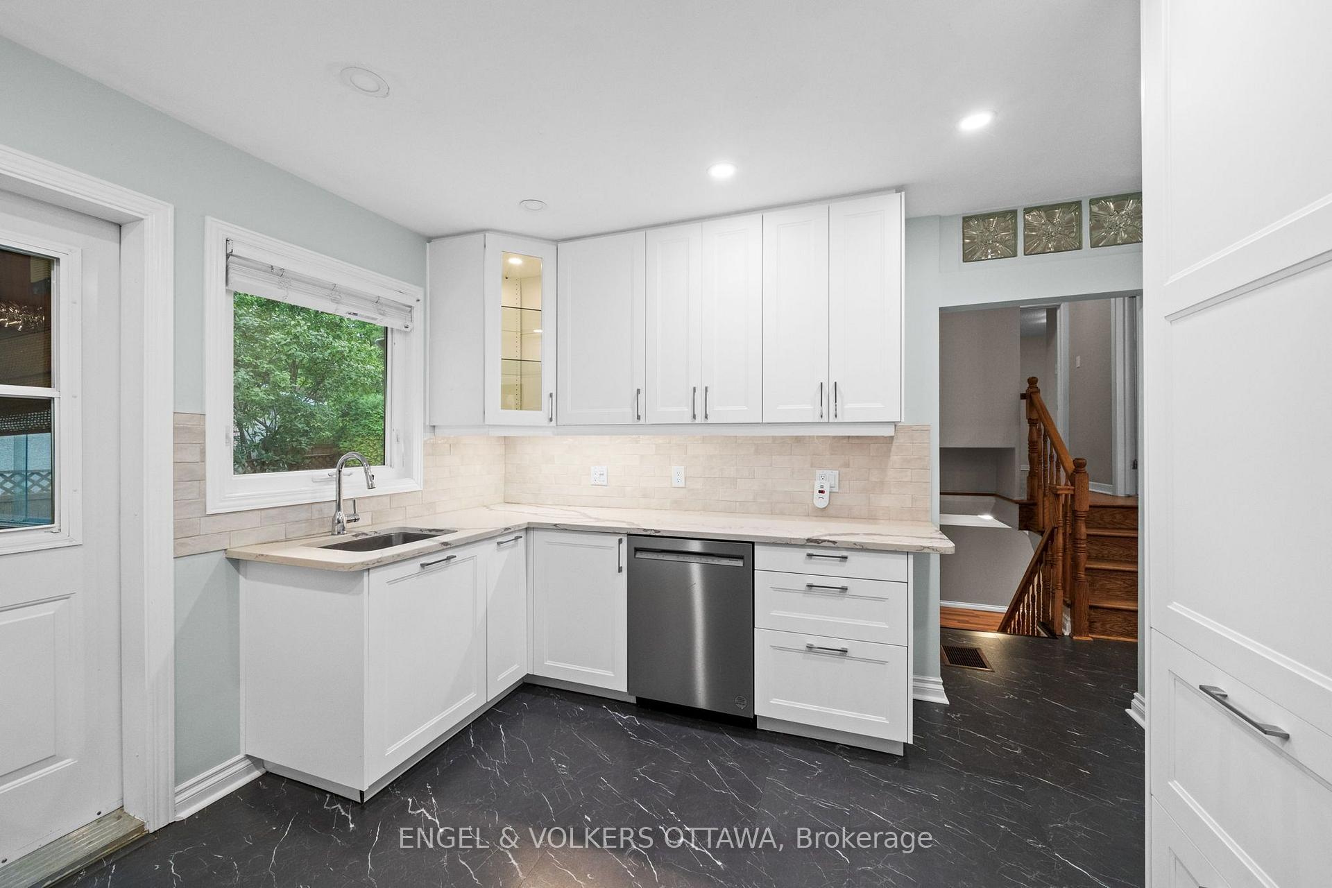 Photo 17 of 20 Parthia Avenue, Ottawa, City View/Skyline/Fisher Heights/Parkwood Hills — HOMEH