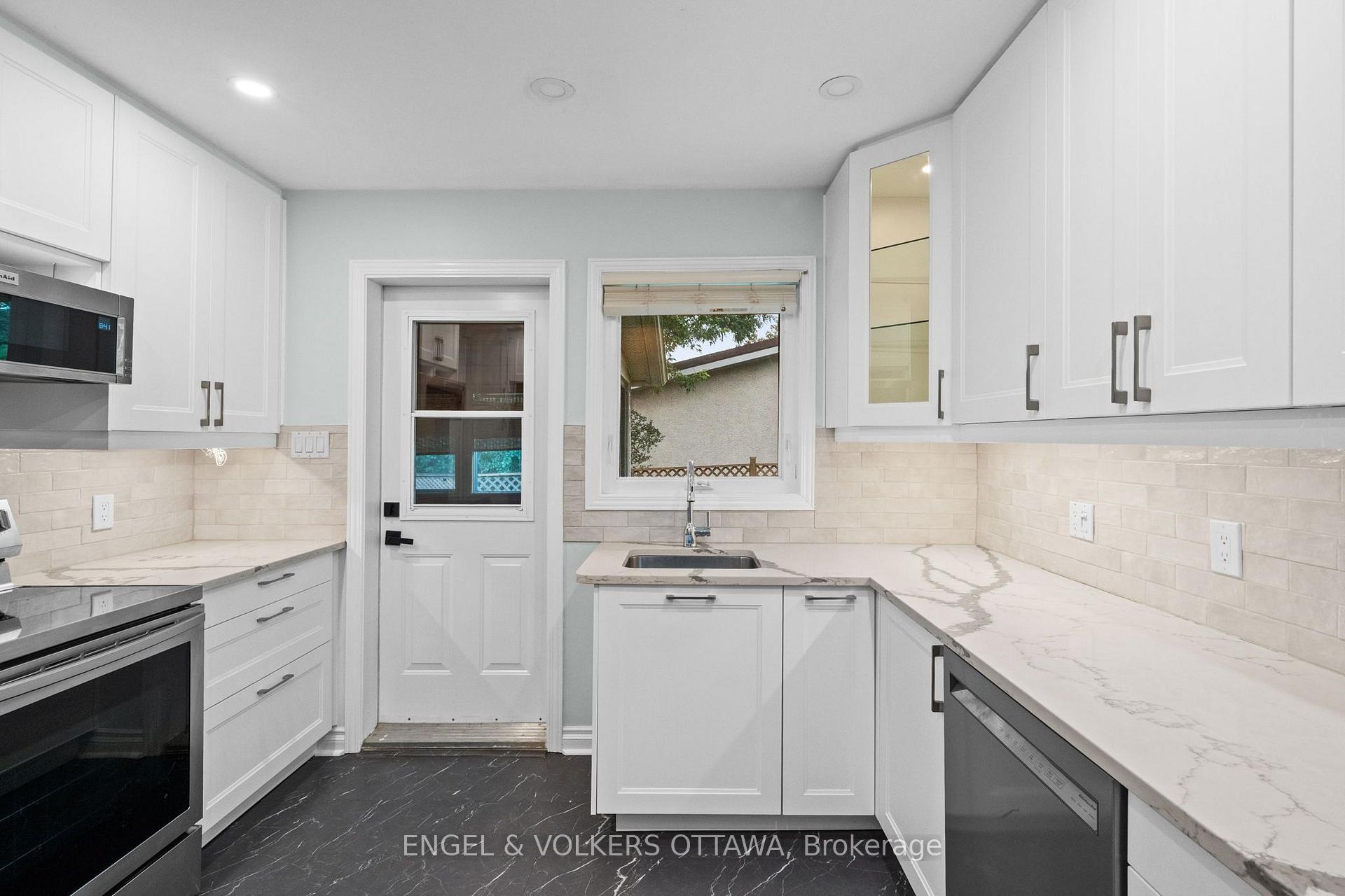 Photo 18 of 20 Parthia Avenue, Ottawa, City View/Skyline/Fisher Heights/Parkwood Hills — HOMEH
