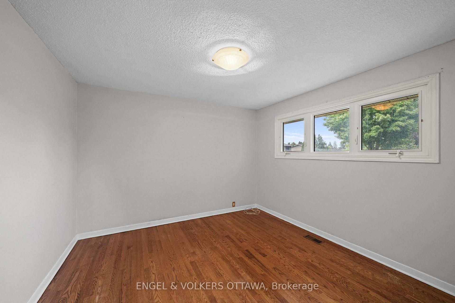 Photo 22 of 20 Parthia Avenue, Ottawa, City View/Skyline/Fisher Heights/Parkwood Hills — HOMEH