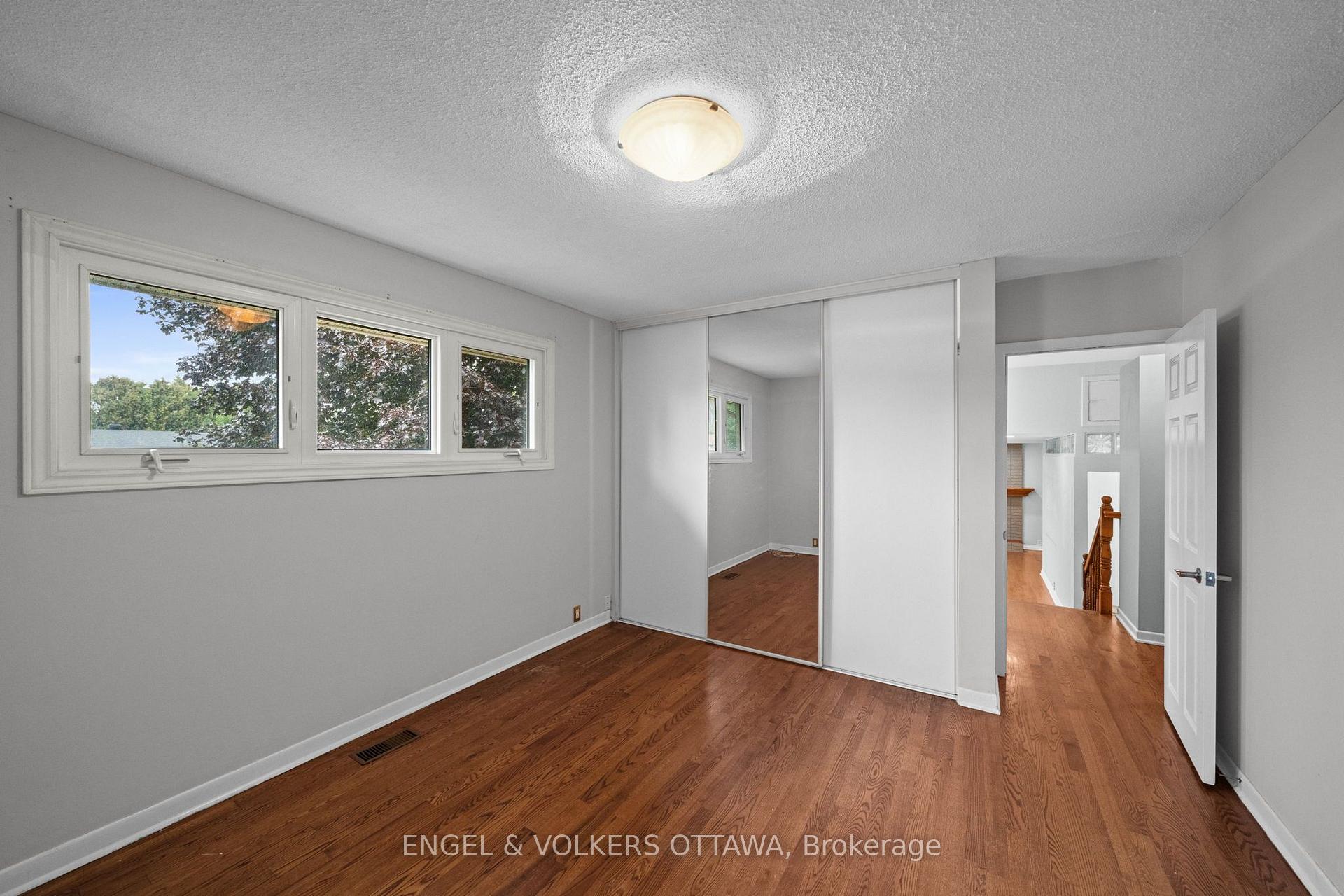 Photo 24 of 20 Parthia Avenue, Ottawa, City View/Skyline/Fisher Heights/Parkwood Hills — HOMEH