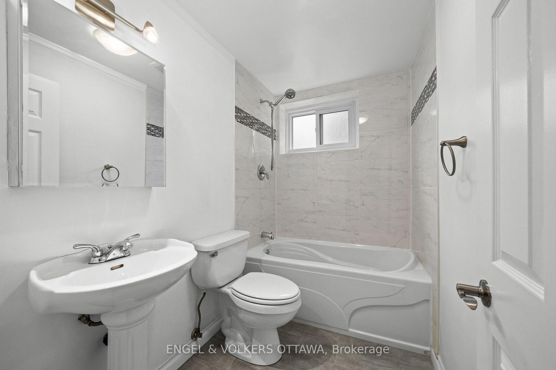 Photo 37 of 20 Parthia Avenue, Ottawa, City View/Skyline/Fisher Heights/Parkwood Hills — HOMEH