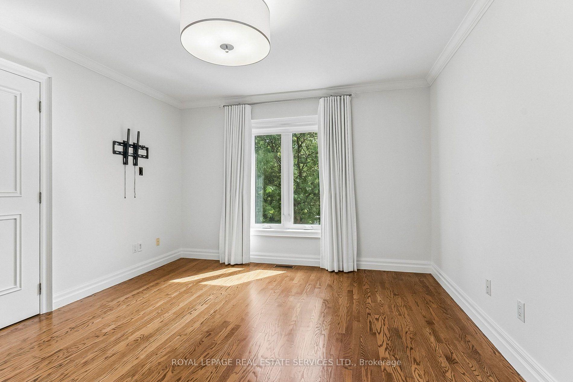 Photo 33 of 42 Rykert Crescent, Toronto, Leaside — HOMEH