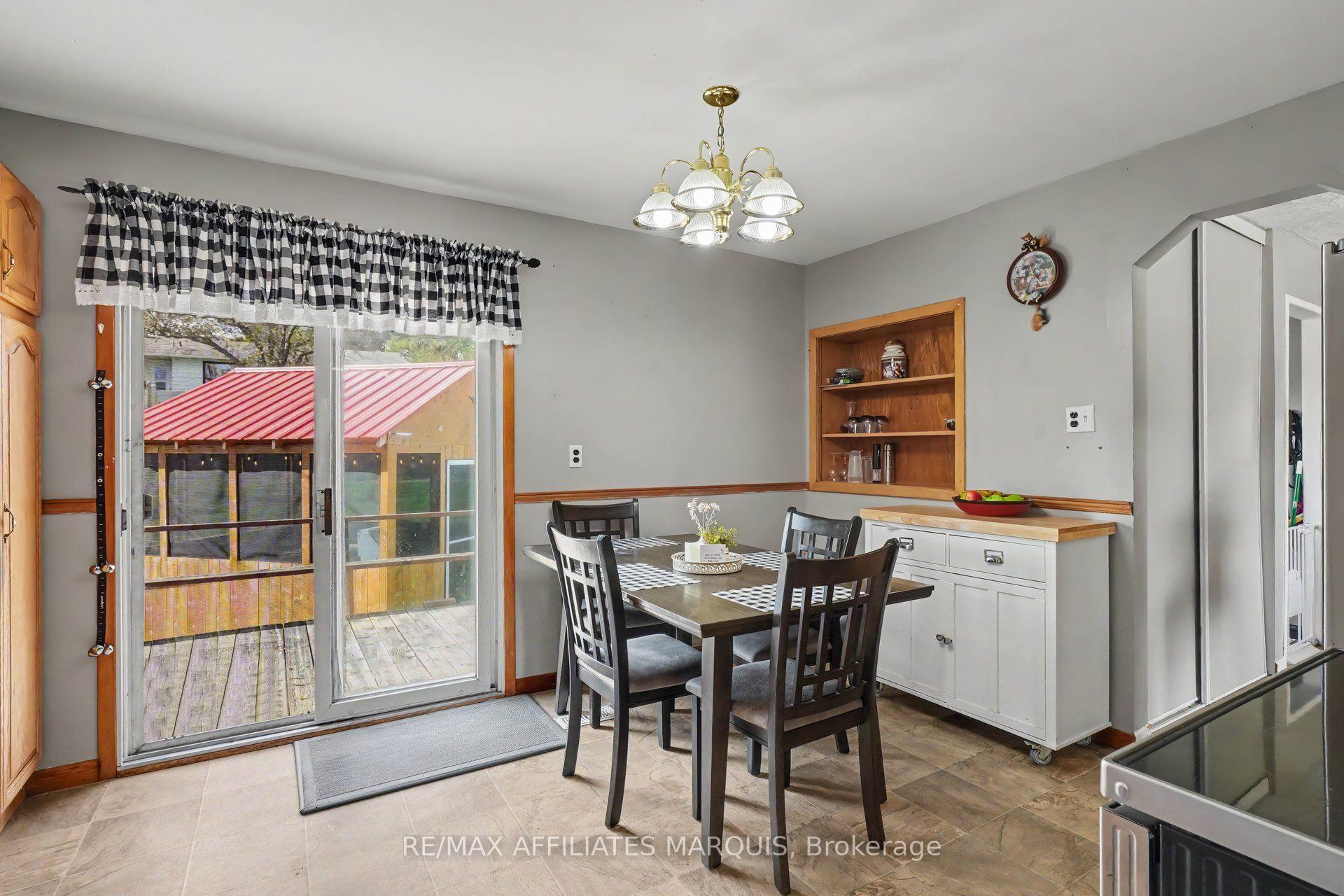 Photo 8 of 86 Jasper Avenue, Smiths Falls, Smiths Falls — HOMEH