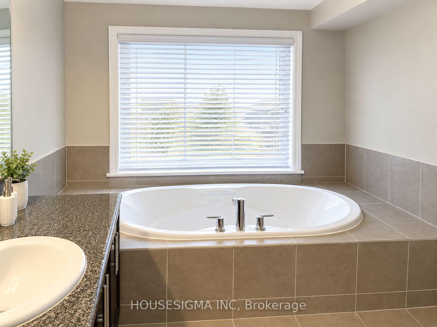 Photo 10 of 156 Popplewell Crescent, Ottawa, Barrhaven - Cedargrove/Fraserdale — HOMEH