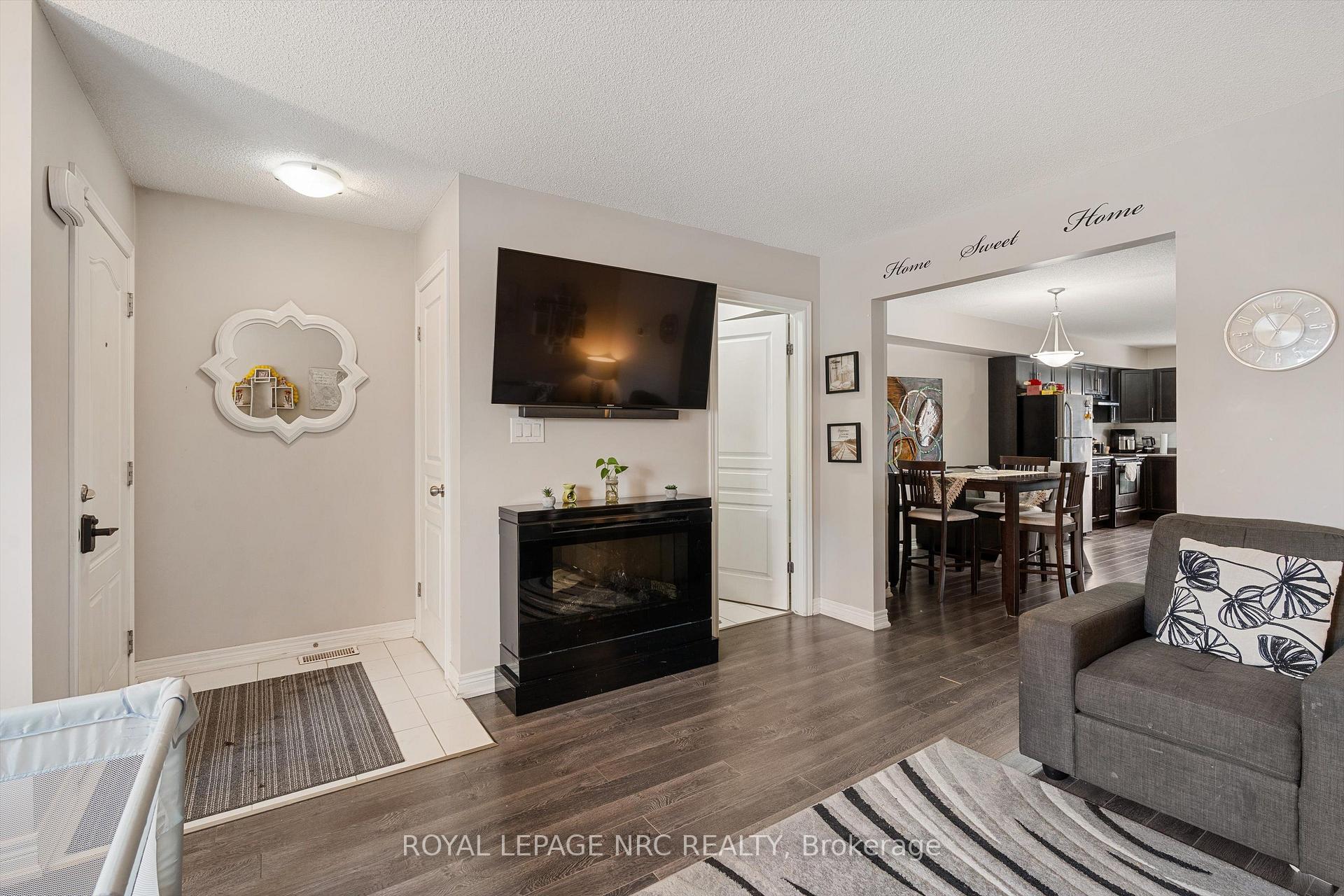 Photo 7 of Unit 6, 6118 Kelsey Crescent, Niagara Falls, Forestview — HOMEH