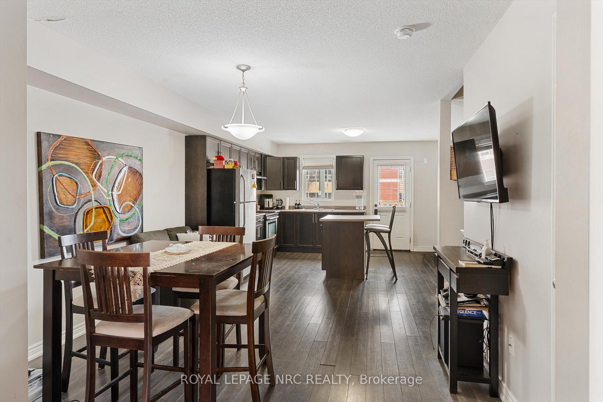 Photo 11 of Unit 6, 6118 Kelsey Crescent, Niagara Falls, Forestview — HOMEH