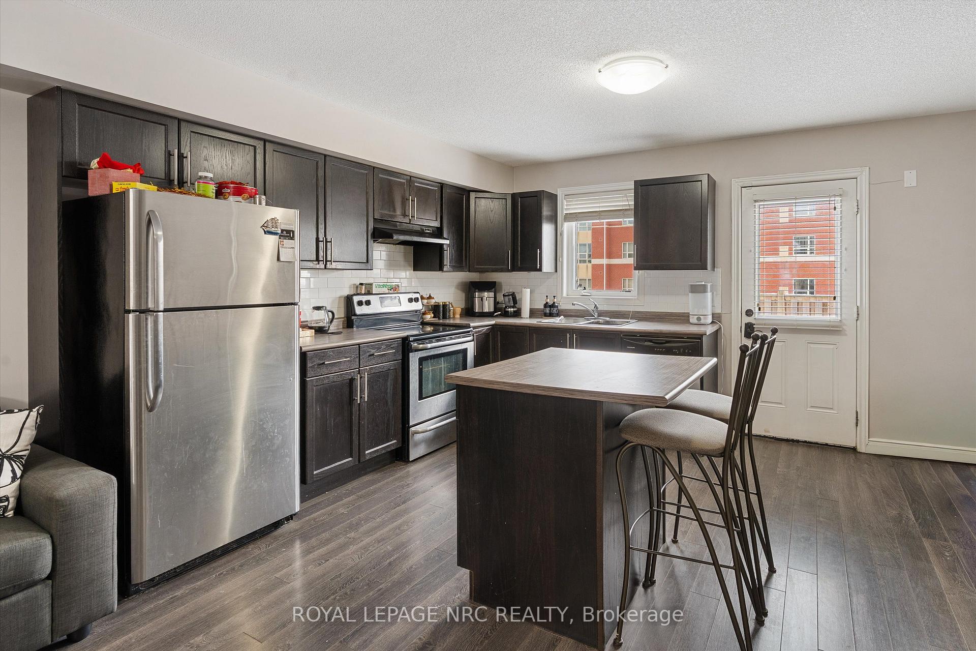 Photo 13 of Unit 6, 6118 Kelsey Crescent, Niagara Falls, Forestview — HOMEH
