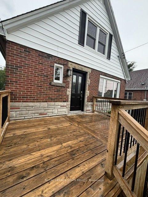 Photo 3 of 46 Delevan Crescent, Hamilton, Hill Park — HOMEH
