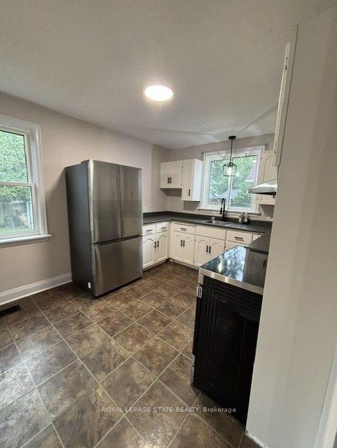 Photo 8 of 46 Delevan Crescent, Hamilton, Hill Park — HOMEH