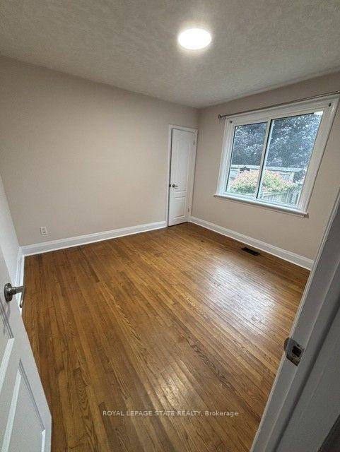 Photo 12 of 46 Delevan Crescent, Hamilton, Hill Park — HOMEH
