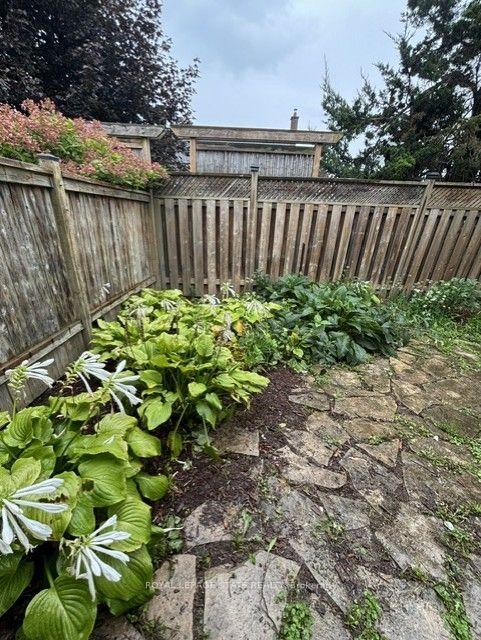 Photo 19 of 46 Delevan Crescent, Hamilton, Hill Park — HOMEH