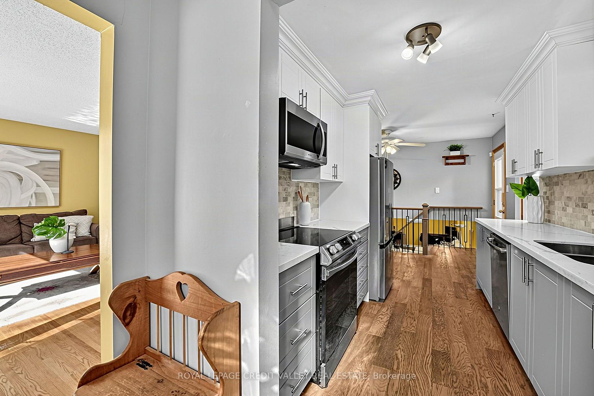 Photo 5 of 16 Lockton Crescent, Brampton, Brampton East — HOMEH