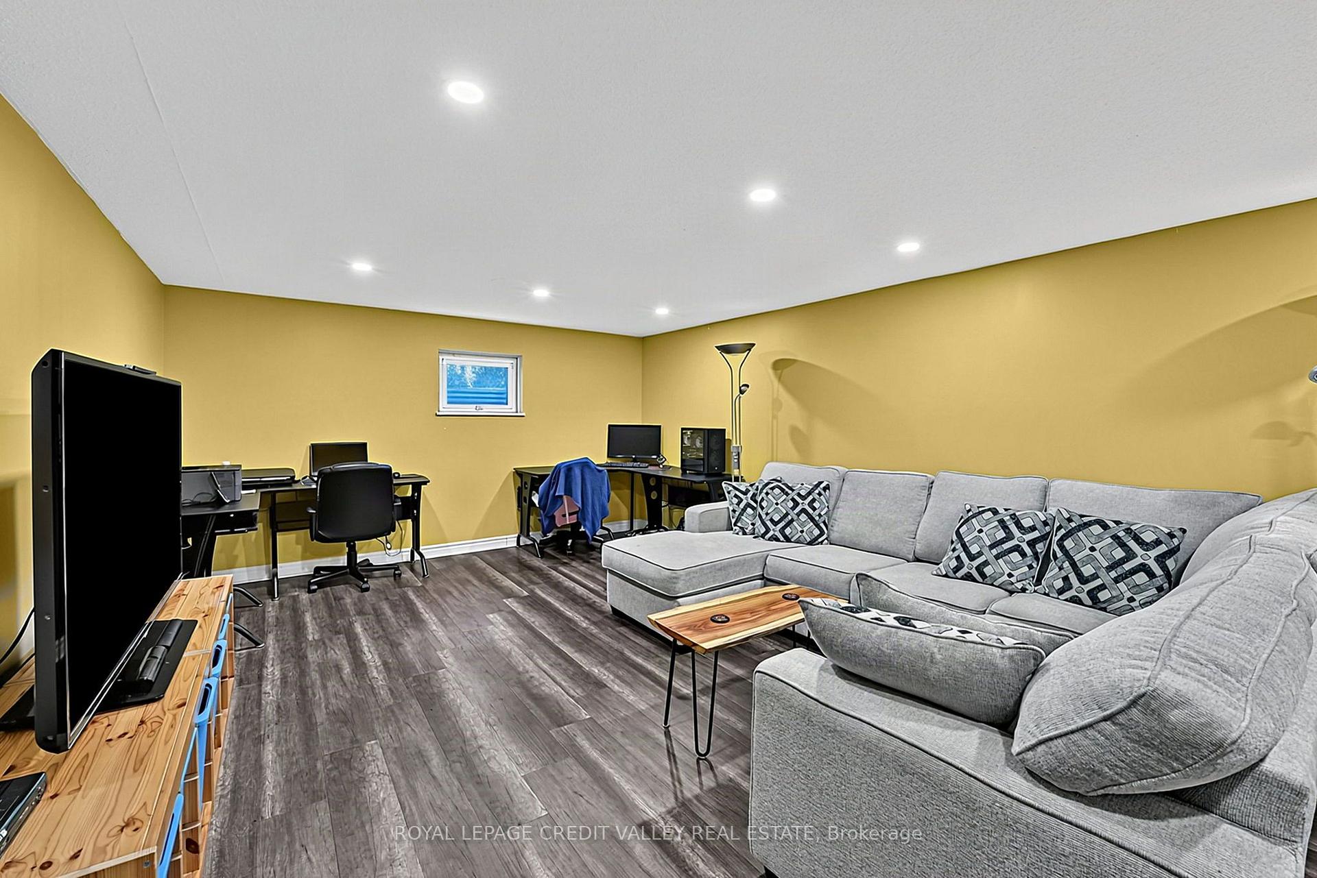 Photo 32 of 16 Lockton Crescent, Brampton, Brampton East — HOMEH