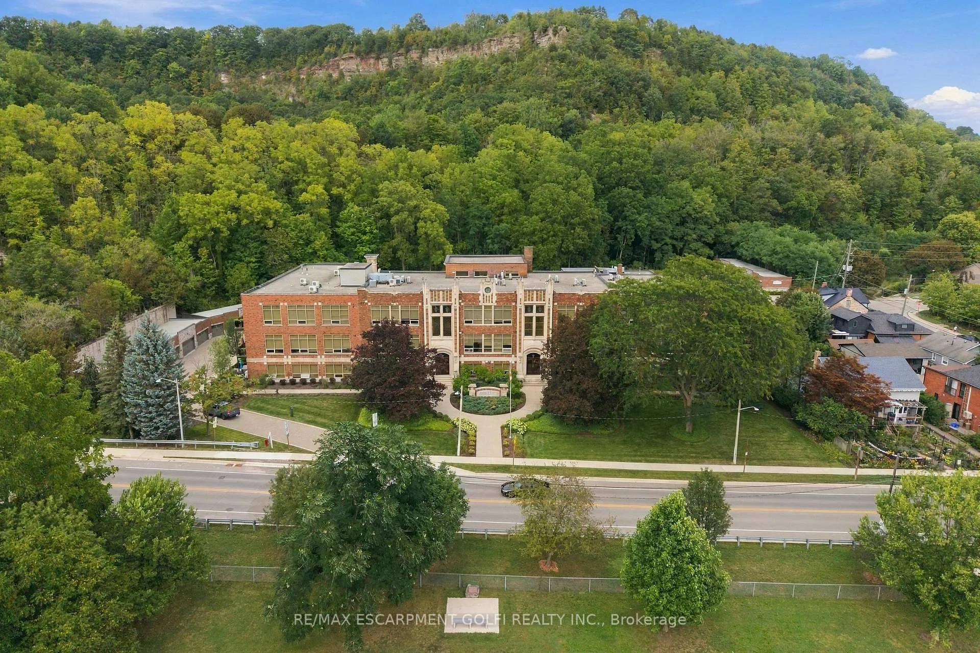 Photo 2 of Unit 116, 397 King Street W, Hamilton, Dundas — HOMEH