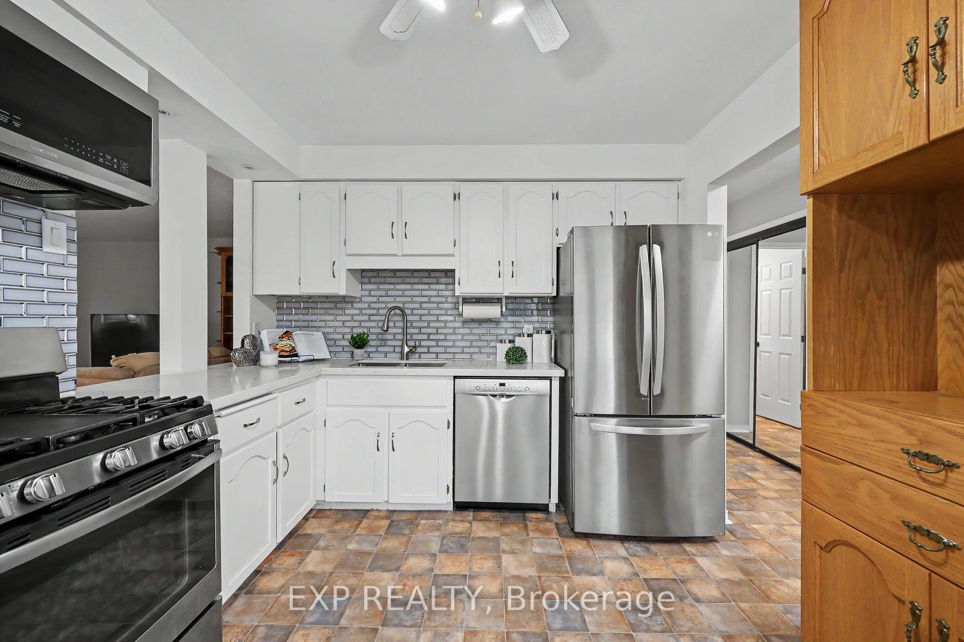 Photo 2 of Unit 47, 38 Elora Drive, Hamilton, Fessenden — HOMEH