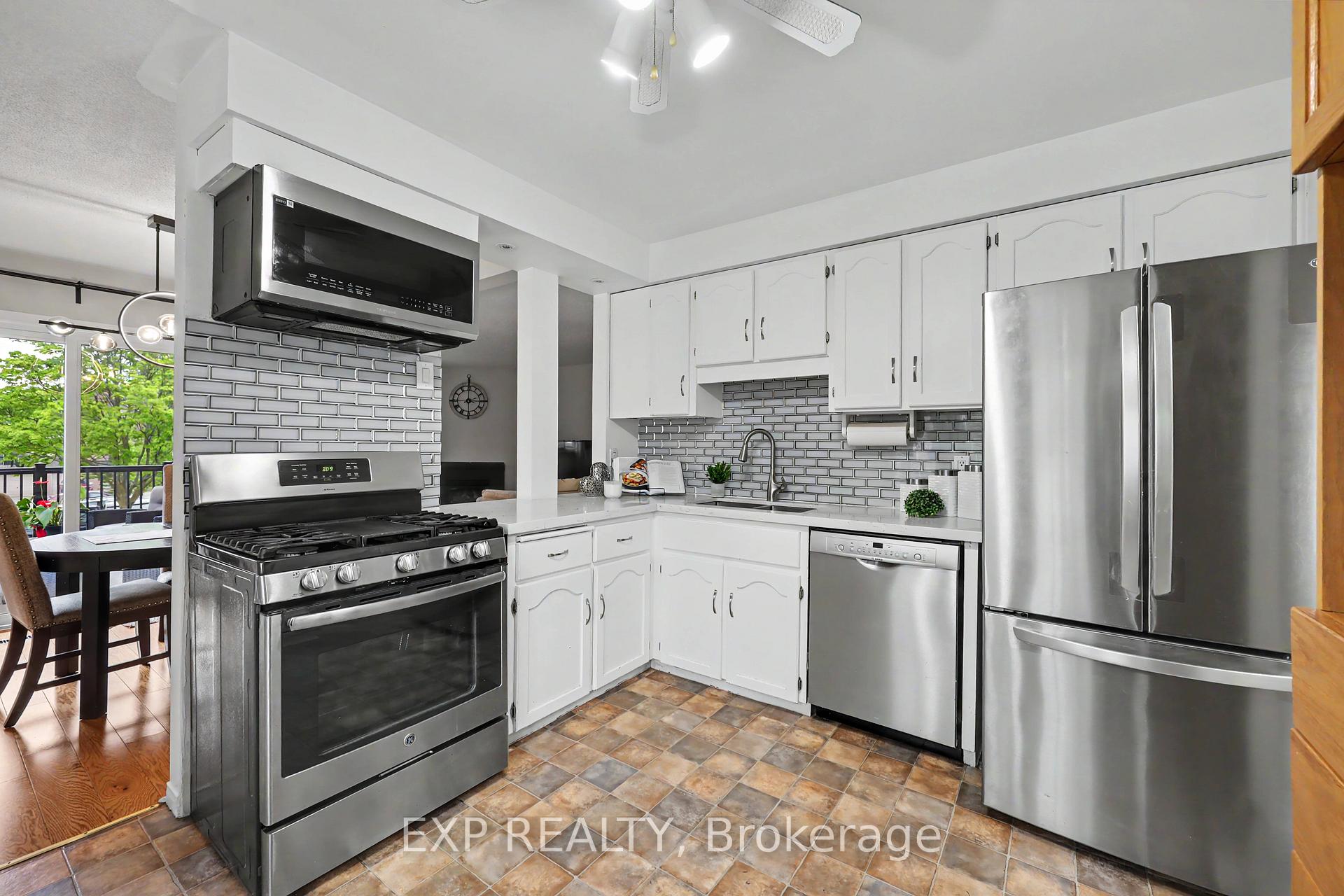 Photo 3 of Unit 47, 38 Elora Drive, Hamilton, Fessenden — HOMEH