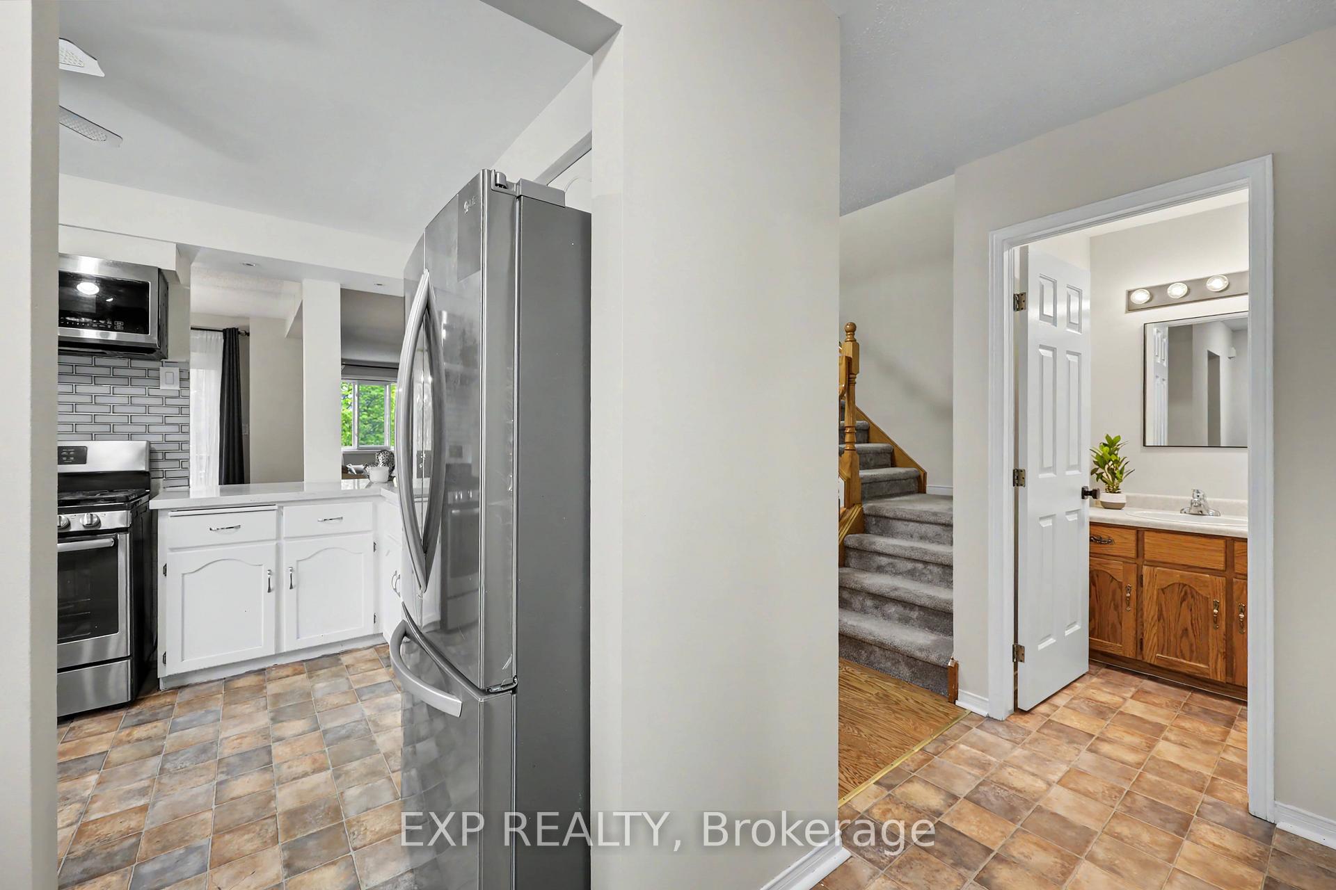 Photo 4 of Unit 47, 38 Elora Drive, Hamilton, Fessenden — HOMEH