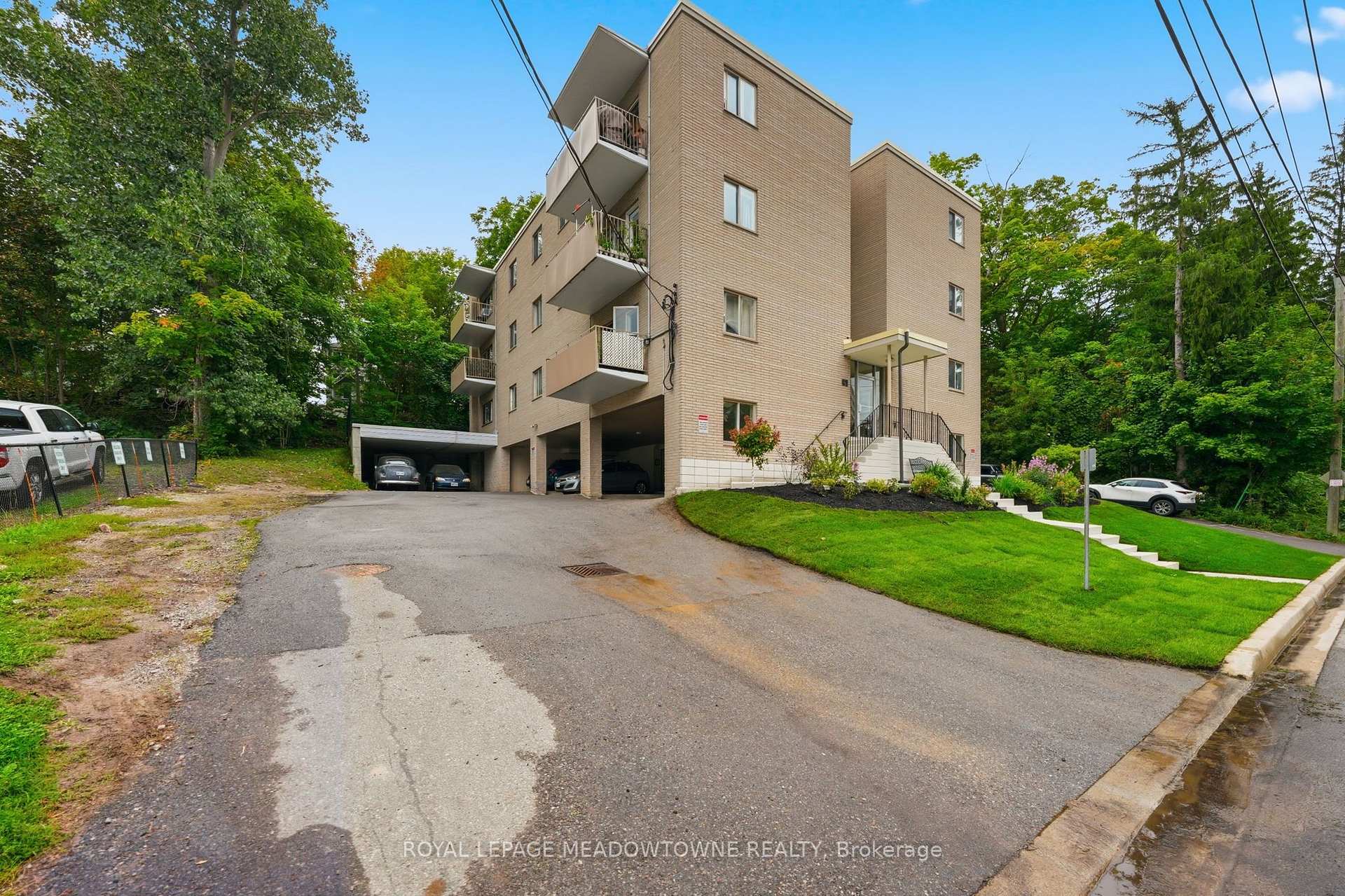 Photo 28 of Unit 301, 49 Park Avenue, Halton Hills, Georgetown — HOMEH