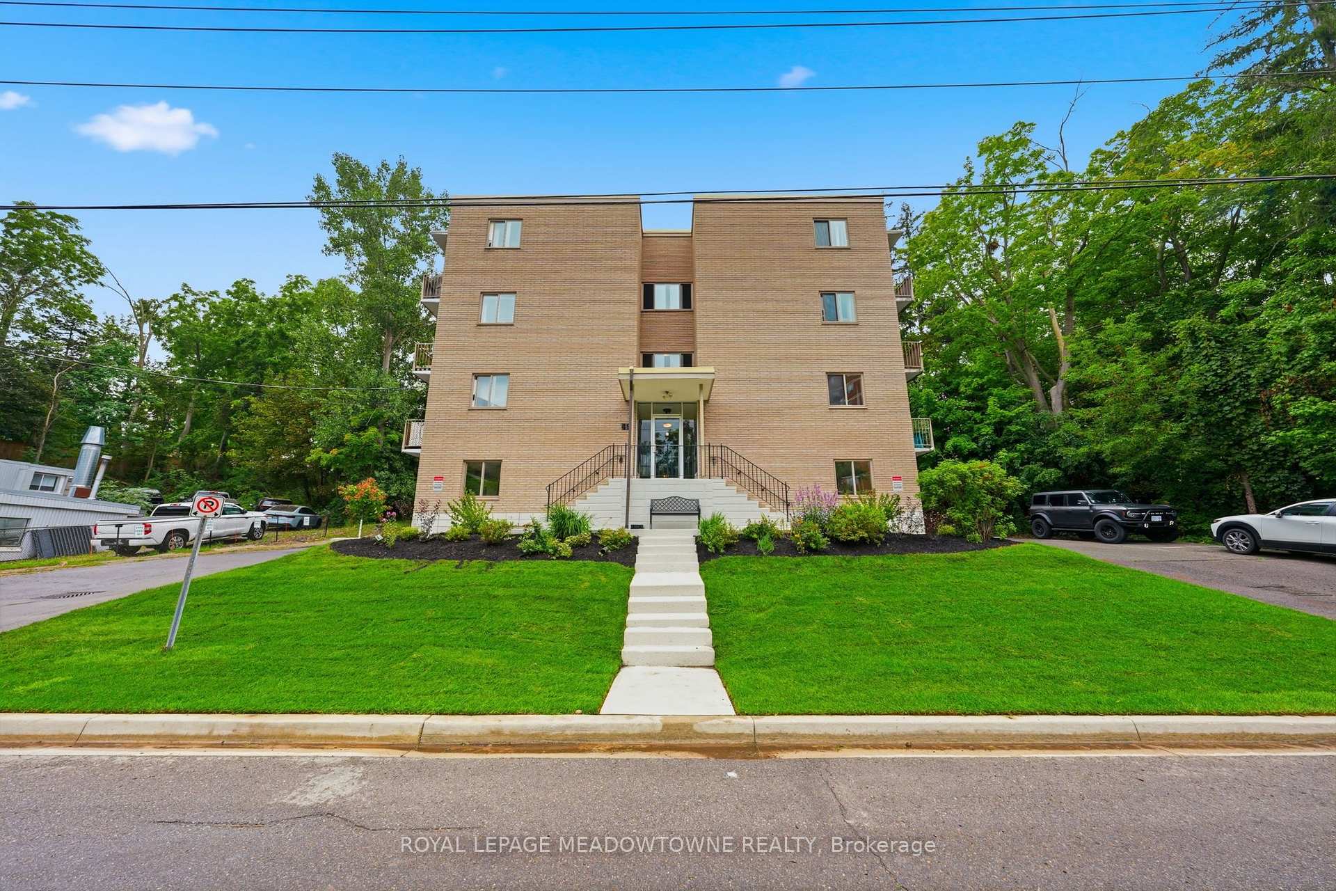 Photo 25 of Unit 301, 49 Park Avenue, Halton Hills, Georgetown — HOMEH