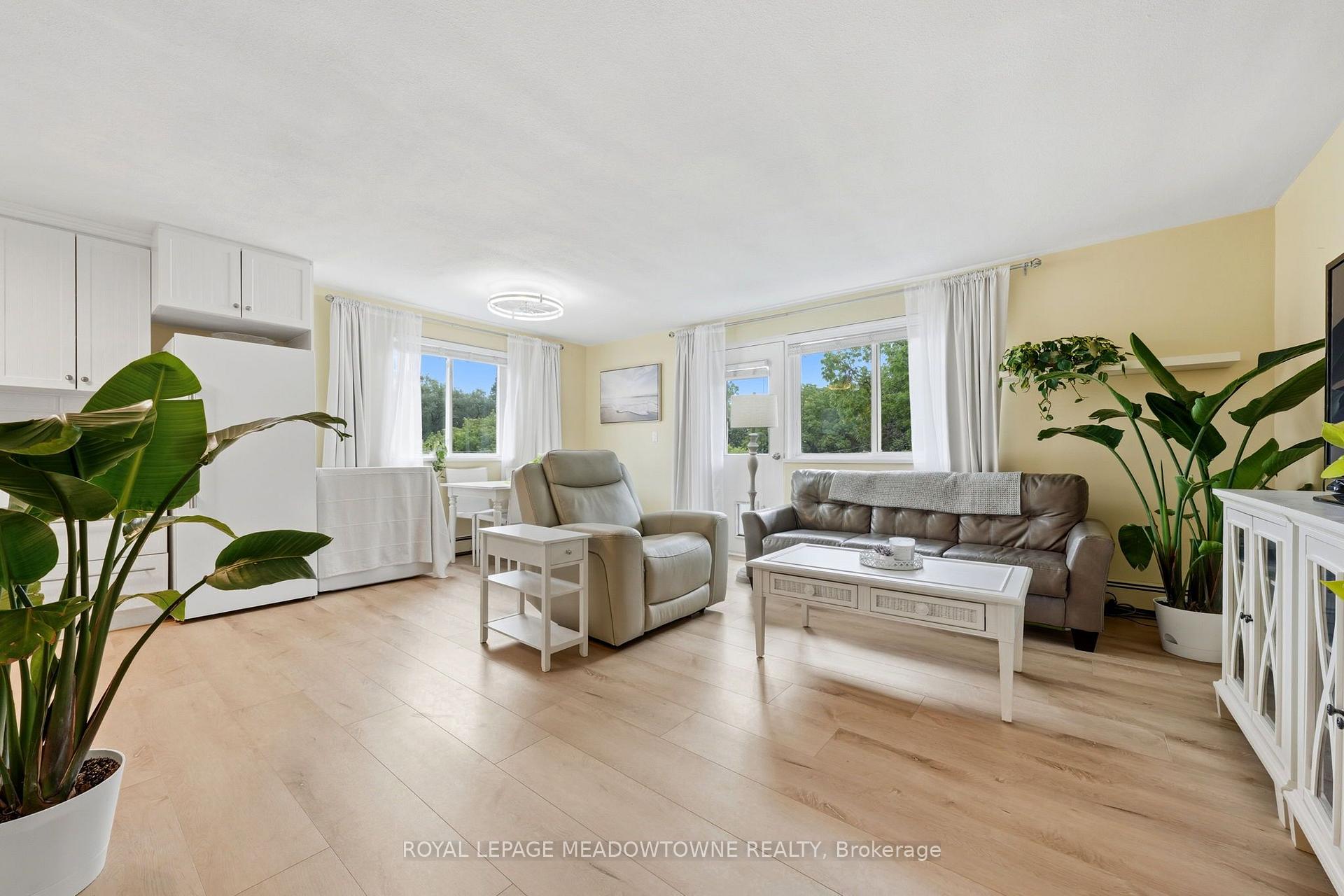 Photo of Unit 301, 49 Park Avenue