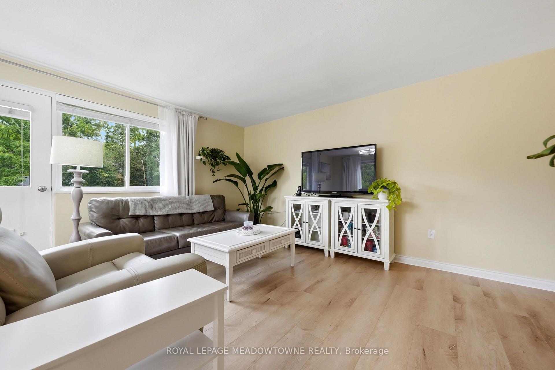 Photo 8 of Unit 301, 49 Park Avenue, Halton Hills, Georgetown — HOMEH