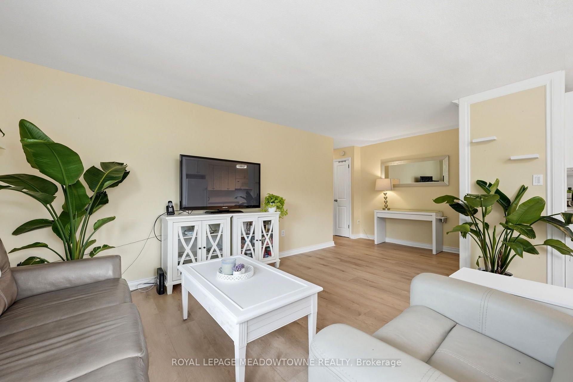 Photo 10 of Unit 301, 49 Park Avenue, Halton Hills, Georgetown — HOMEH