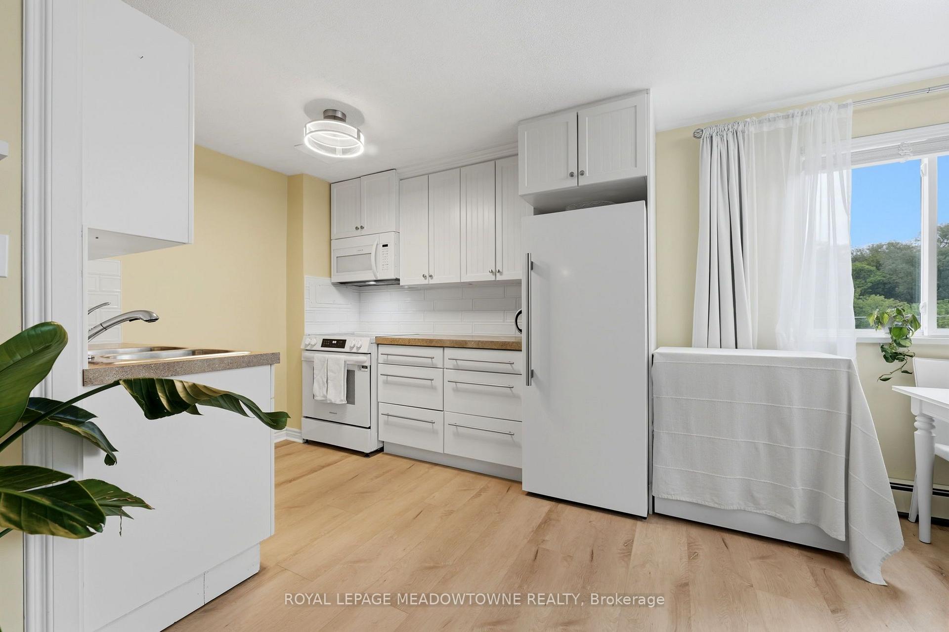 Photo 12 of Unit 301, 49 Park Avenue, Halton Hills, Georgetown — HOMEH