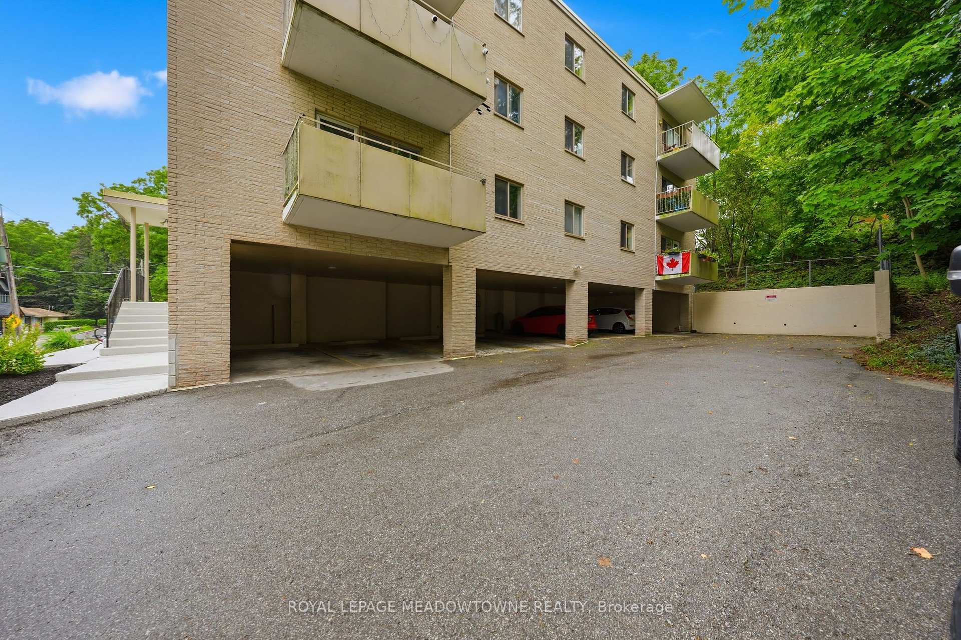 Photo 31 of Unit 301, 49 Park Avenue, Halton Hills, Georgetown — HOMEH