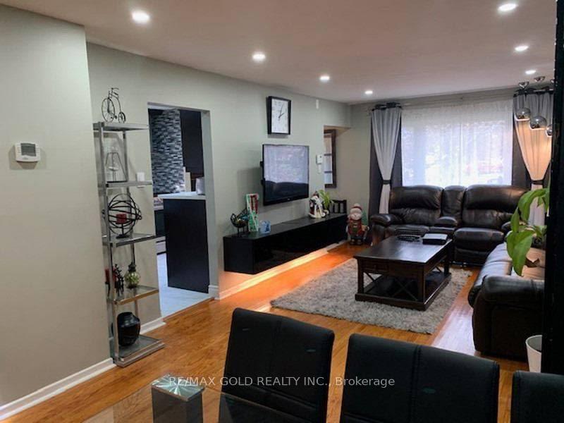 Photo 5 of Unit Upper, 27 Brookdale Crescent, Brampton, Avondale — HOMEH